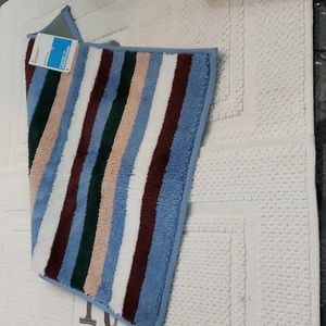 ROOM ESSENTIALS BATH RUG